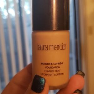 Laura Mercier Moisture Supreme Foundation V Beige